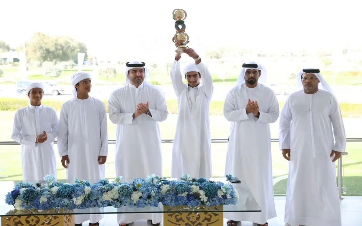 «مزنة» تسبق الهجن في مرموم دبي