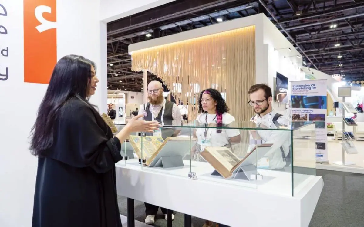 مكتبة محمد بن راشد تثري "آيكوم دبي" بهذه المخطوطات النادرة