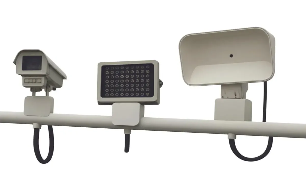 بالفيديو.. رادارات دبي ترصد المزعجين