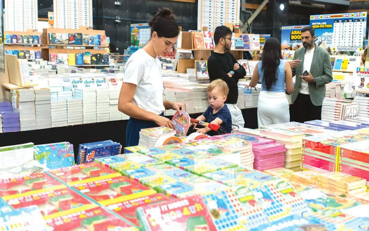 «ما وراء الضجيج» في دبي مستمر إلى بعد منتصف الليل