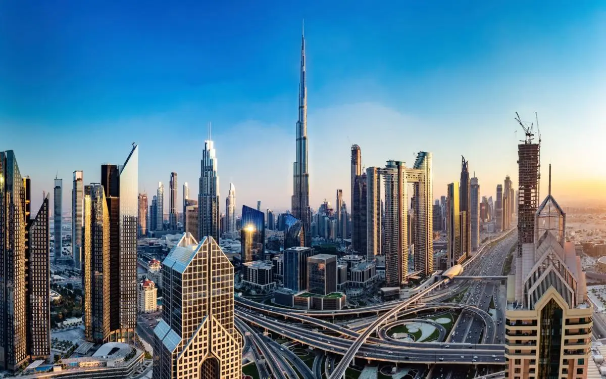 مليون عامل إضافي بحلول 2030.. هل الإمارات جاهزة؟